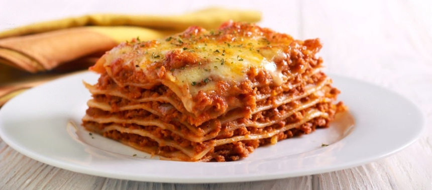Lasanha de Carne com Molho de Carne Caseiro
